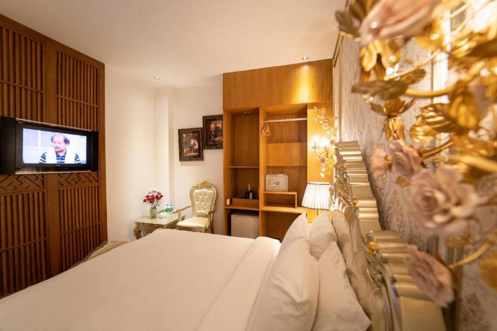 The White Hotel 8A Thai Van Lung Ho Chi Minh City Exterior photo