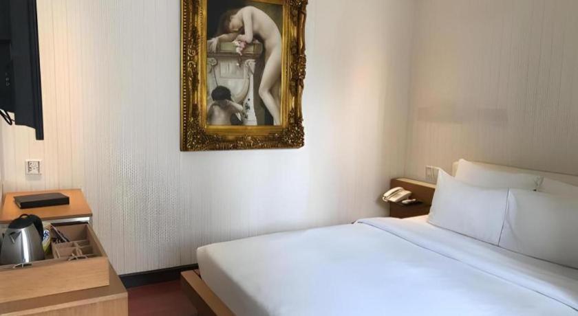 The White Hotel 8A Thai Van Lung Ho Chi Minh City Exterior photo