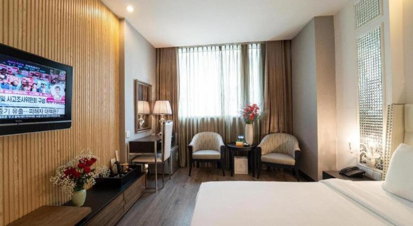The White Hotel 8A Thai Van Lung Ho Chi Minh City Exterior photo