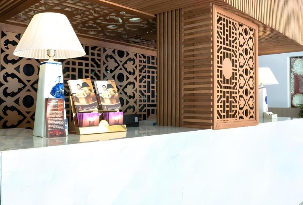 The White Hotel 8A Thai Van Lung Ho Chi Minh City Exterior photo